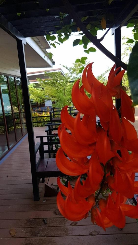 Baan Suan Hill Resort Ban Tha Khun Eksteriør bilde