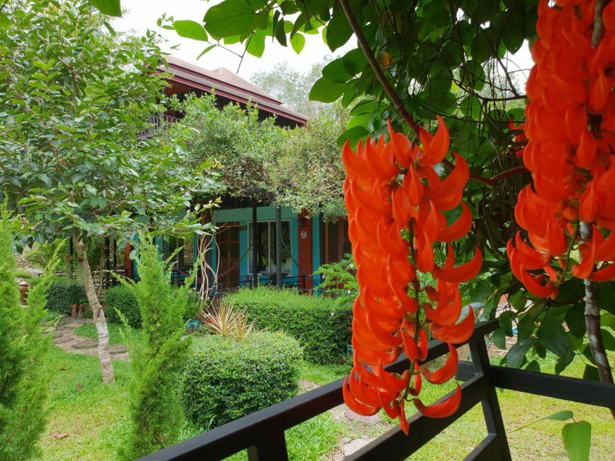 Baan Suan Hill Resort Ban Tha Khun Eksteriør bilde